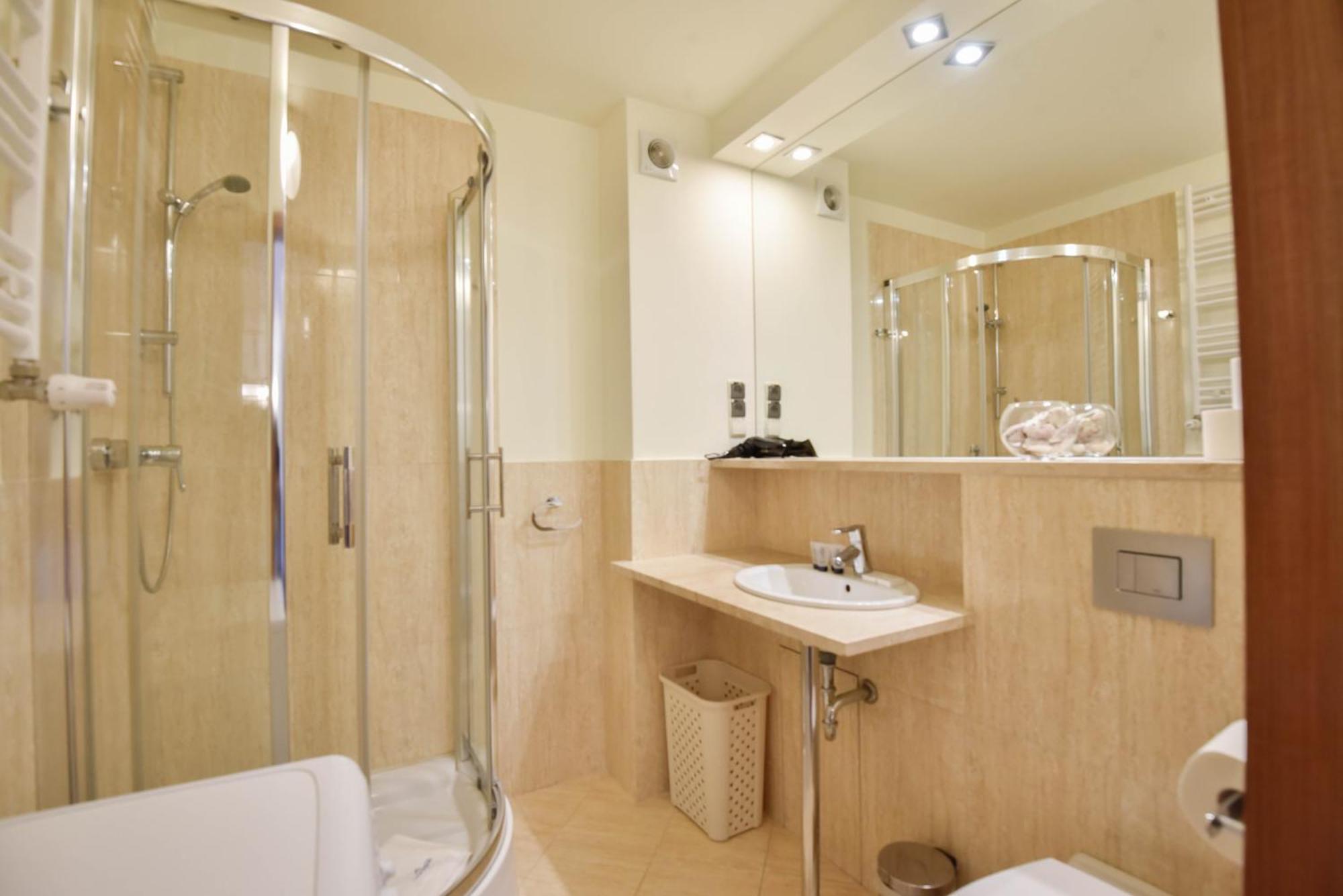 Apartamenty Mistral Z Parkingiem - Promenada & Morze - Apartamenty Na Wyspie Świnoujście Екстериор снимка