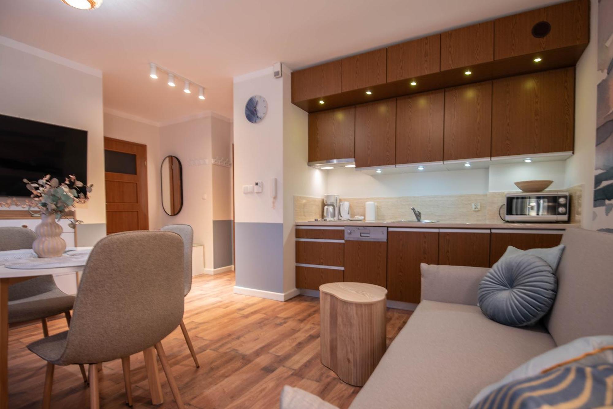 Apartamenty Mistral Z Parkingiem - Promenada & Morze - Apartamenty Na Wyspie Świnoujście Екстериор снимка